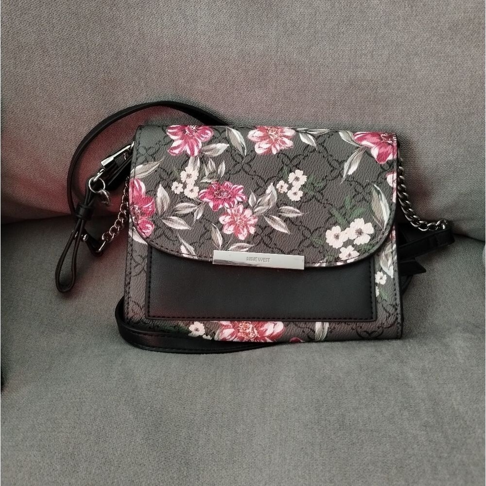 Nine West Jet Black Floral Crossbody Clutch Convertible Purse NWOT